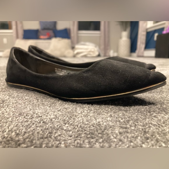Atmosphere Black Pointed Toe Flat - Picture 3 of 3